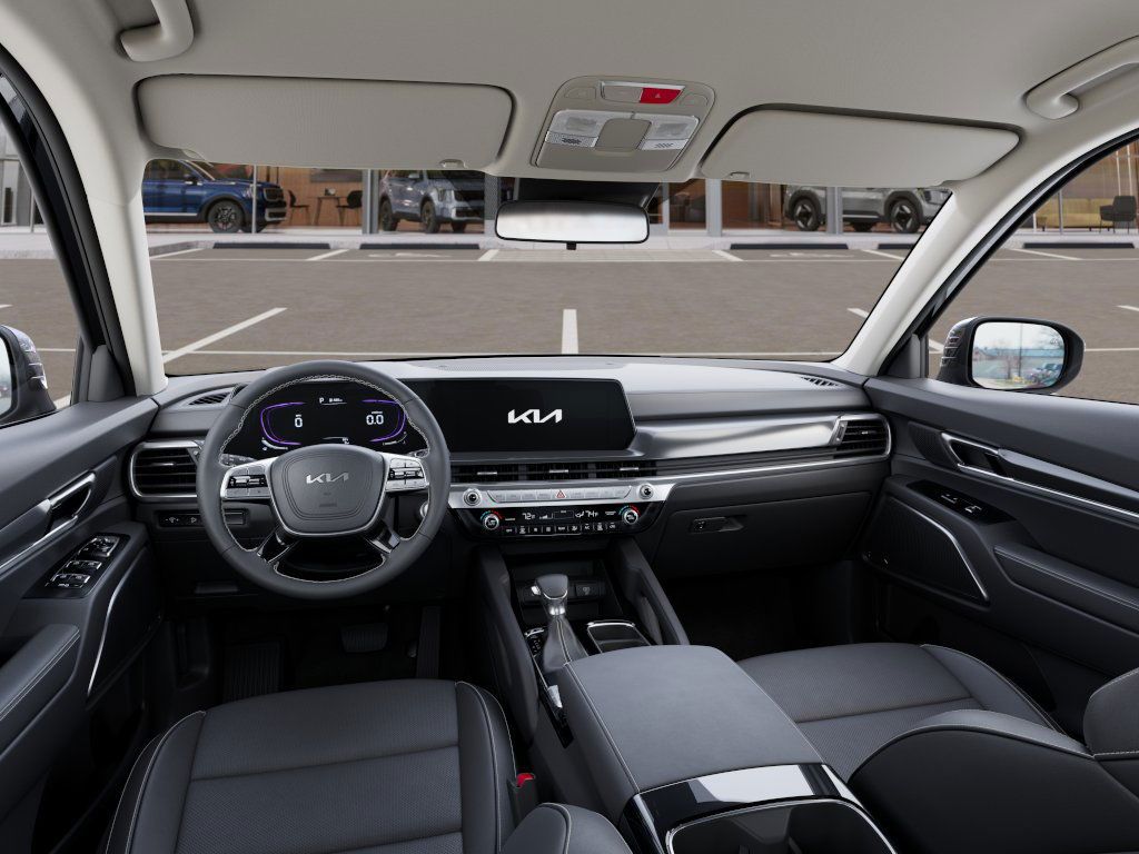 2025 Kia Telluride LX photo 13