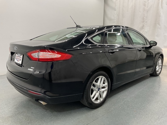 2016 Ford Fusion SE photo 7