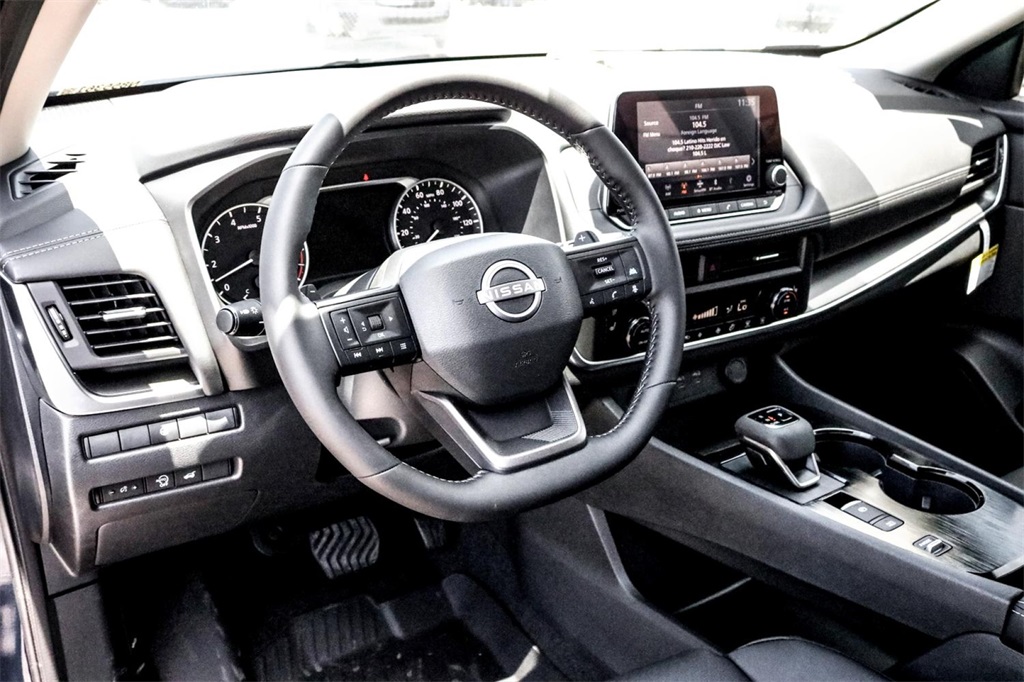 2025 Nissan Rogue SV photo 12