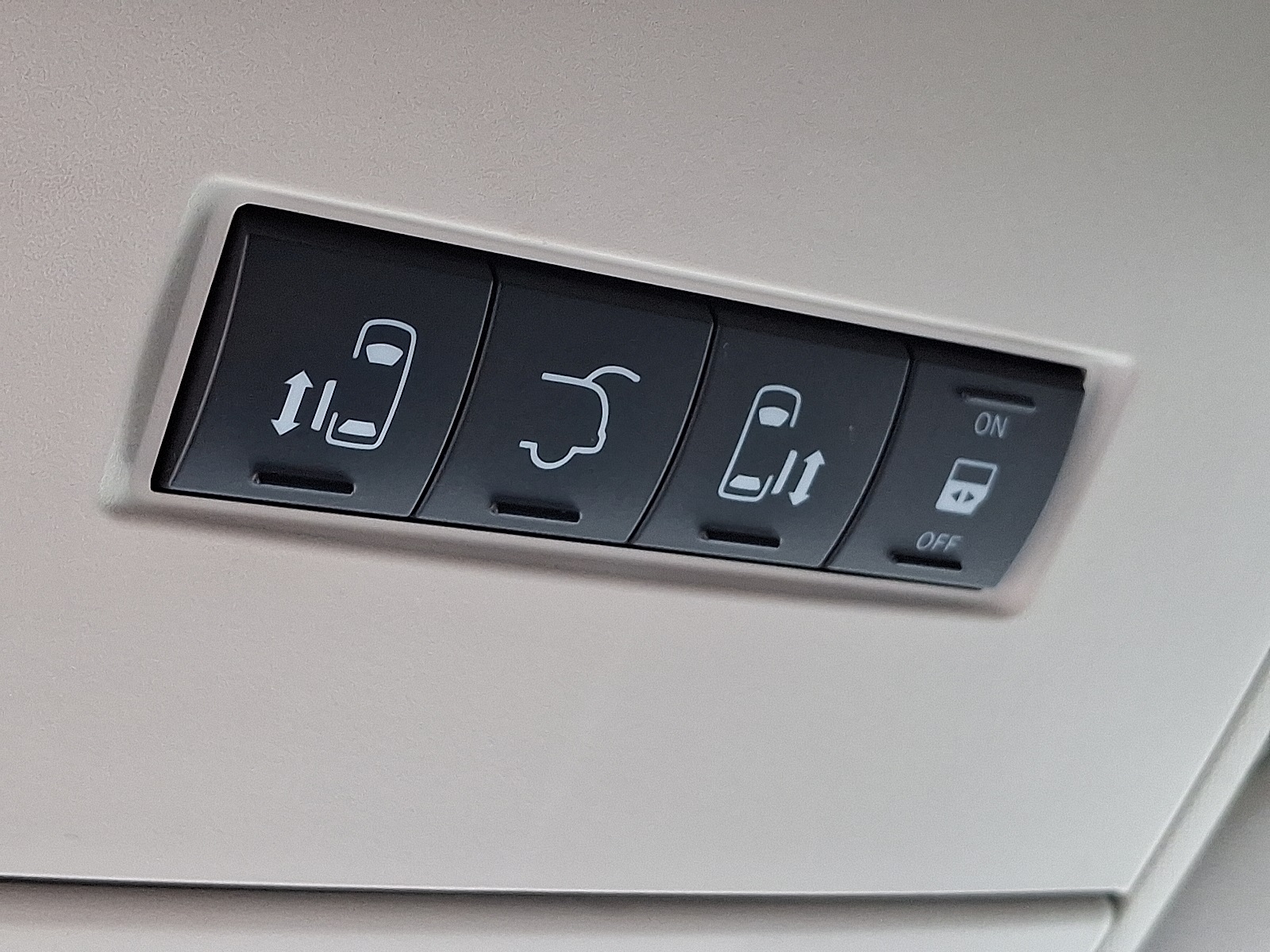 2010 Dodge Grand Caravan SXT Crew photo 24