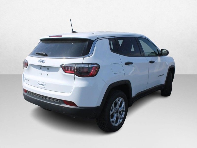 2025 Jeep Compass Sport photo 3