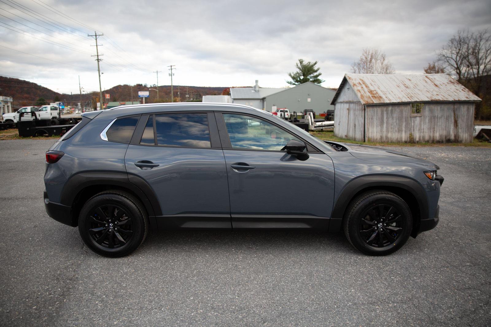 2024 Mazda CX-50 2.5 S Preferred photo 2