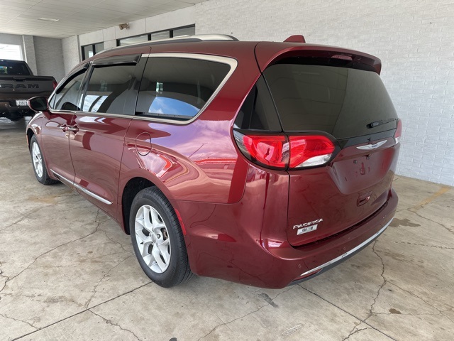 2020 Chrysler Pacifica Touring Plus photo 4