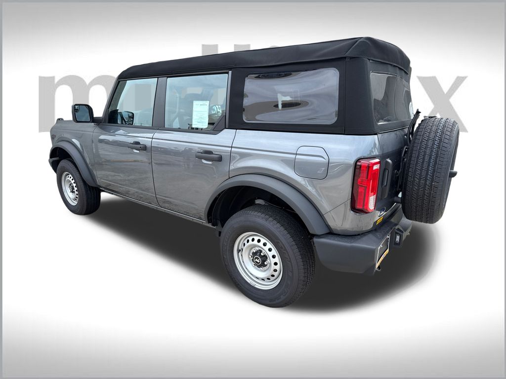 2025 Ford Bronco Base photo 3