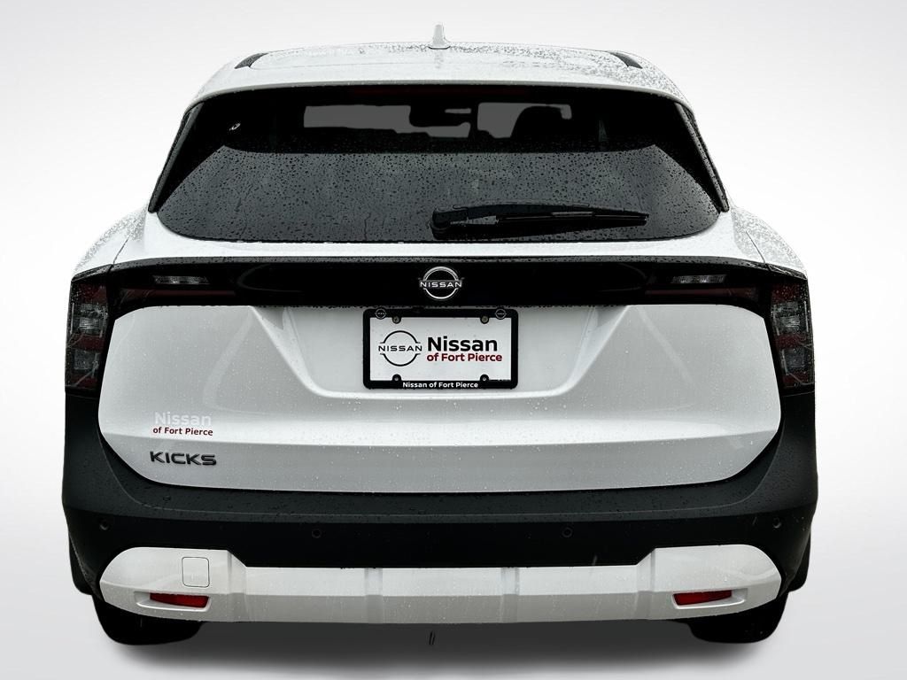 2025 Nissan Kicks SV photo 3