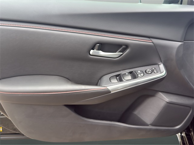 2025 Nissan Sentra SR photo 10