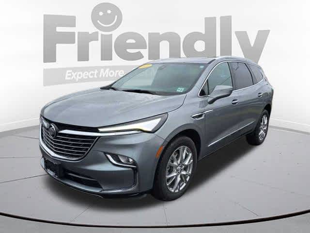 2023 Buick Enclave Essence's photo