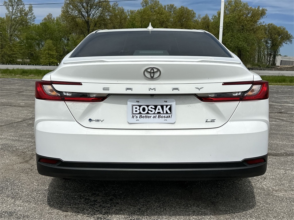 2025 Toyota Camry LE photo 29