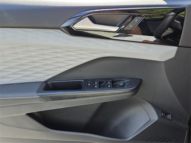 2024 Volkswagen Taos S photo 27
