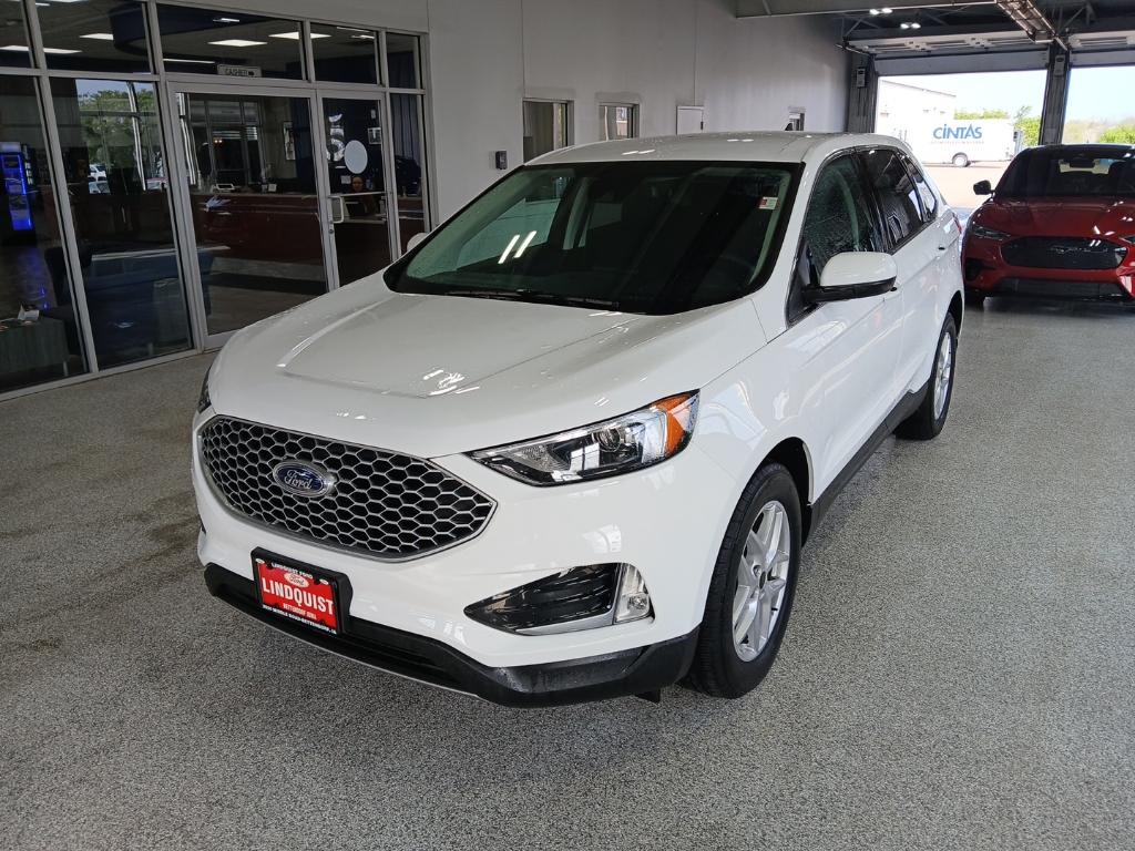 2023 Ford Edge SEL photo 4