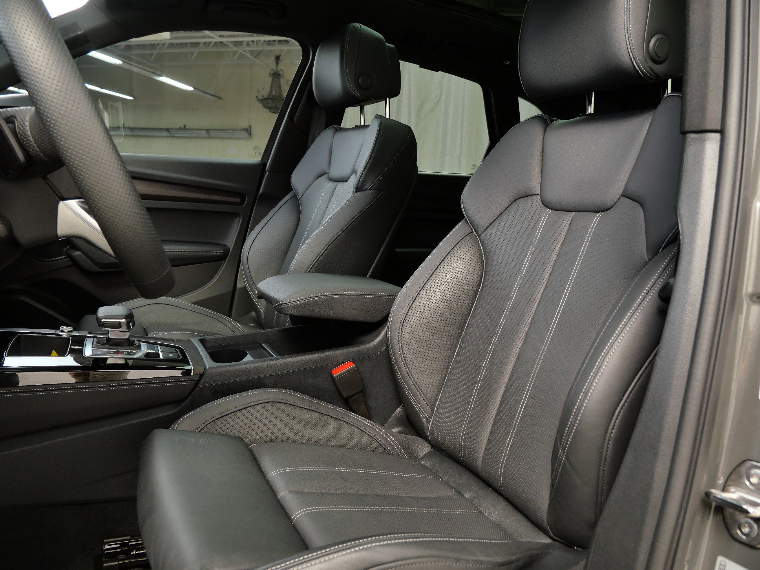 2025 Audi Q5 S line Premium Plus photo 2