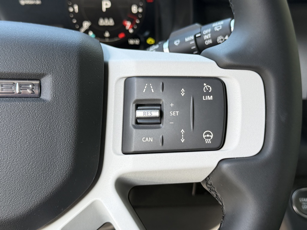 2025 Land Rover Defender 110 S photo 16