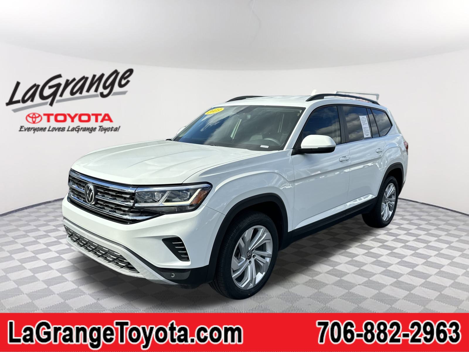 2023 Volkswagen Atlas SE w/Tech's photo