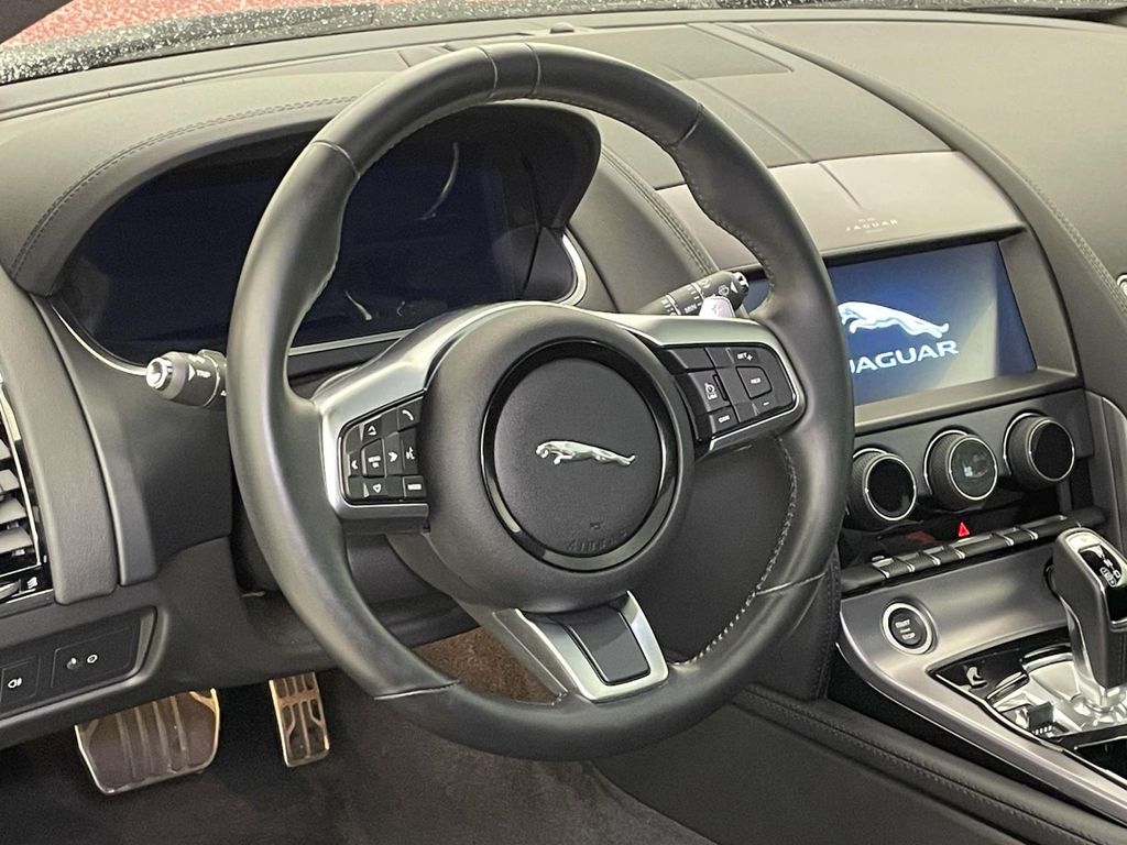 2022 Jaguar F-TYPE P450 photo 4