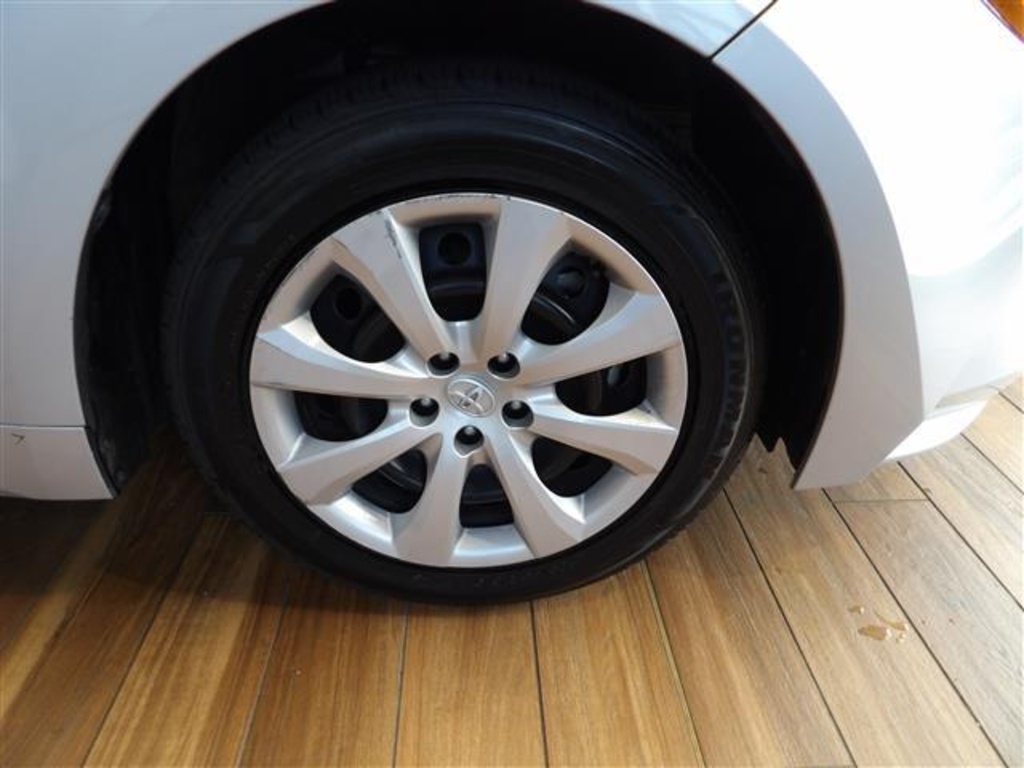 2022 Toyota Corolla LE photo 4