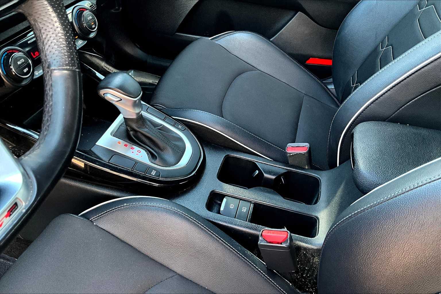 2024 Kia Forte GT-Line photo 15
