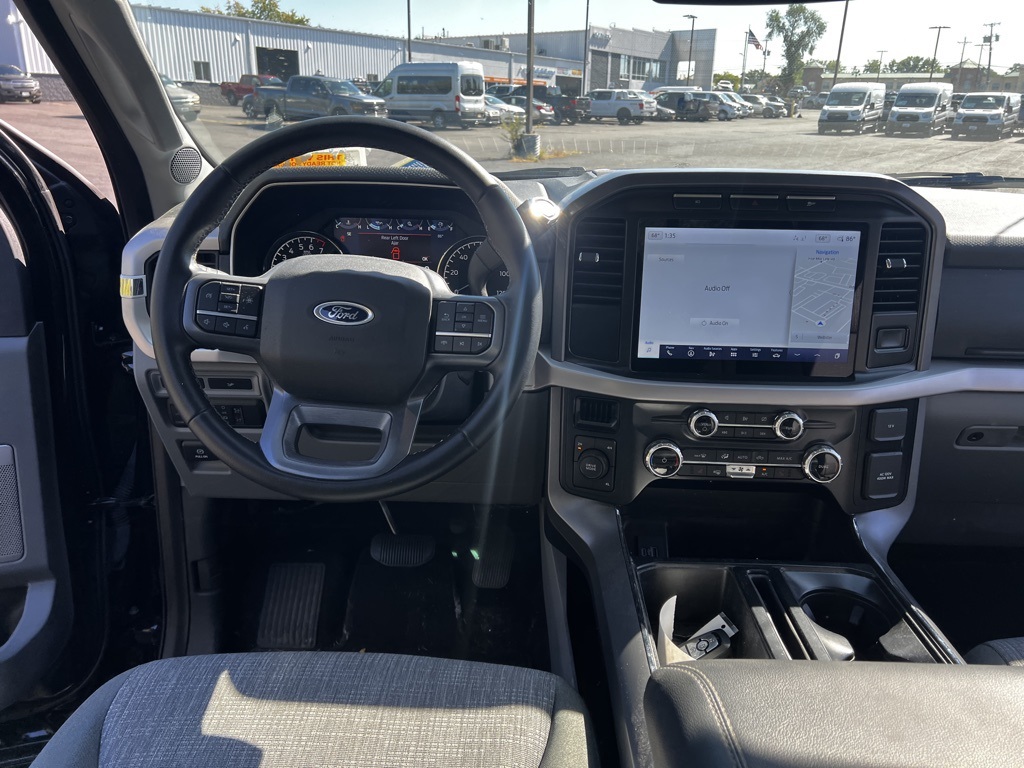 2023 Ford F-150 XLT photo 2
