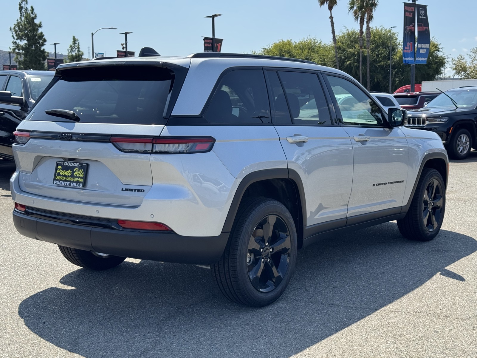 2025 Jeep Grand Cherokee Limited photo 6