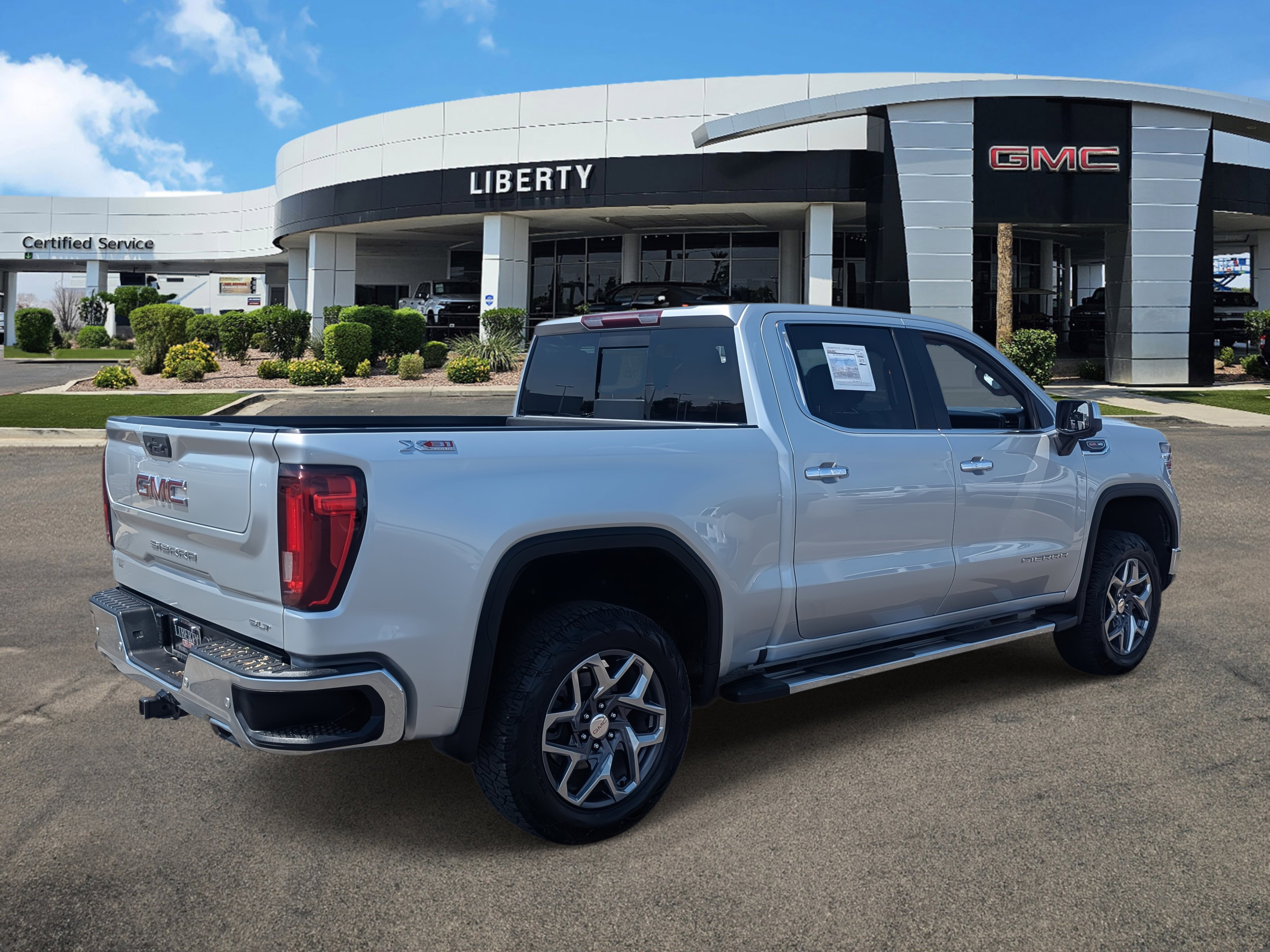 2022 Toyota RAV4 1500 SLT photo 3