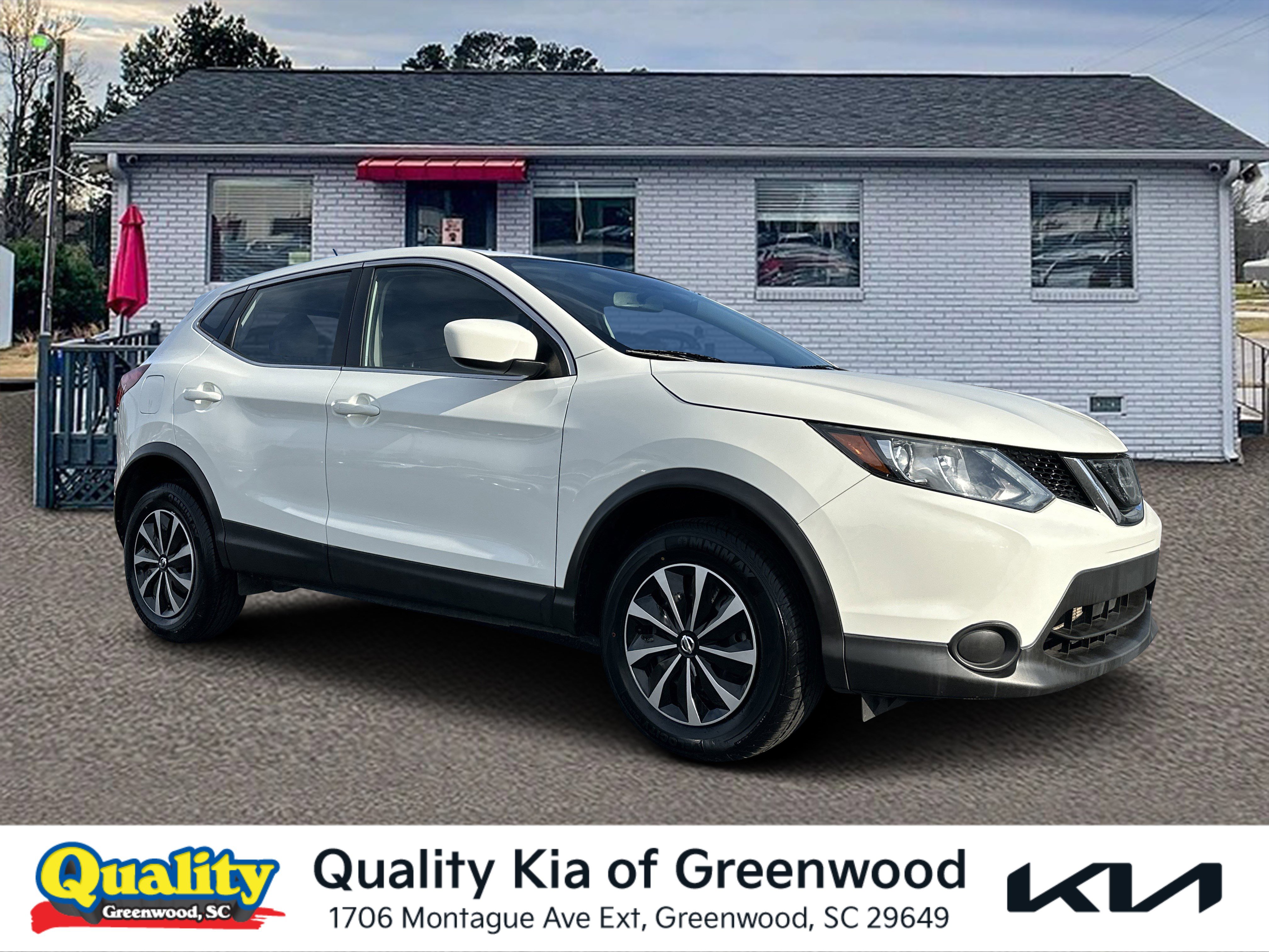 2019 Nissan Rogue Sport S's photo