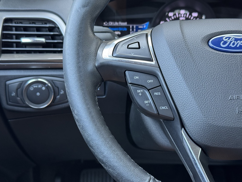 2020 Ford Fusion SEL photo 20