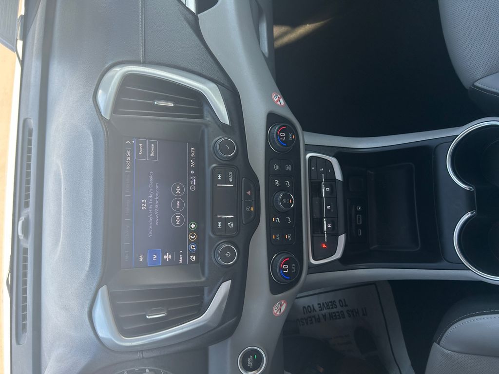 2024 Gmc Terrain SLT photo 9