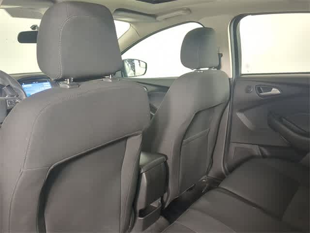 2018 Ford Focus SEL photo 9