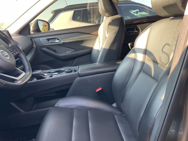 2021 Nissan Rogue SV photo 13