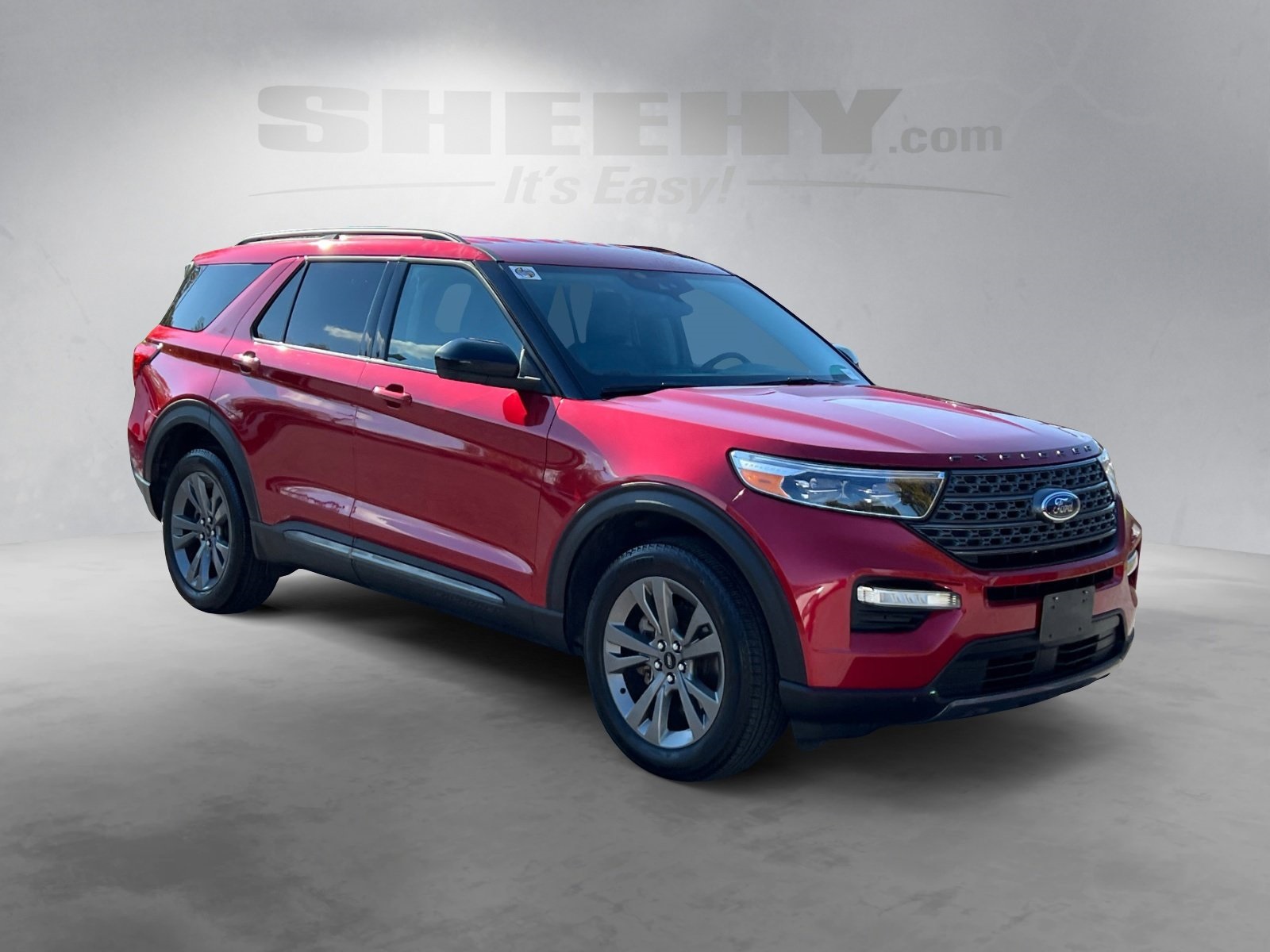 2023 Ford Explorer XLT photo 2