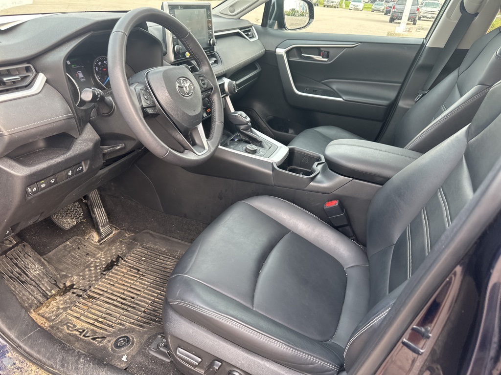 Used 2022 Toyota RAV4 XLE Premium with VIN 4T3B6RFV5NU070384 for sale in Kansas City