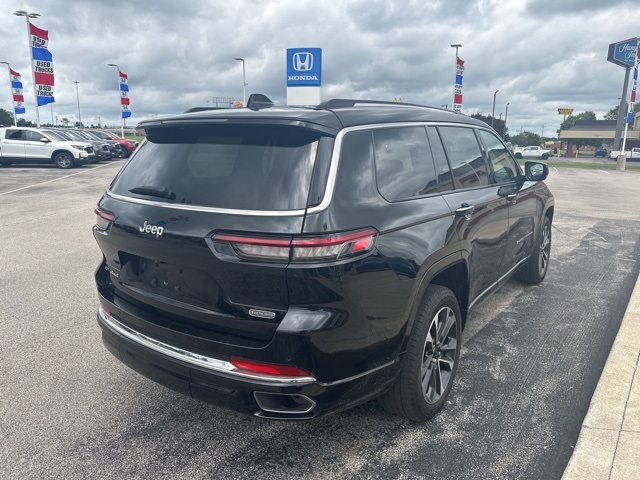 2021 Jeep Grand Cherokee Overland photo 3