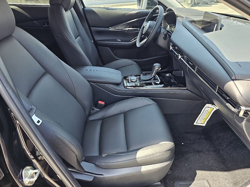 2025 Mazda CX-30 2.5 S Preferred photo 4
