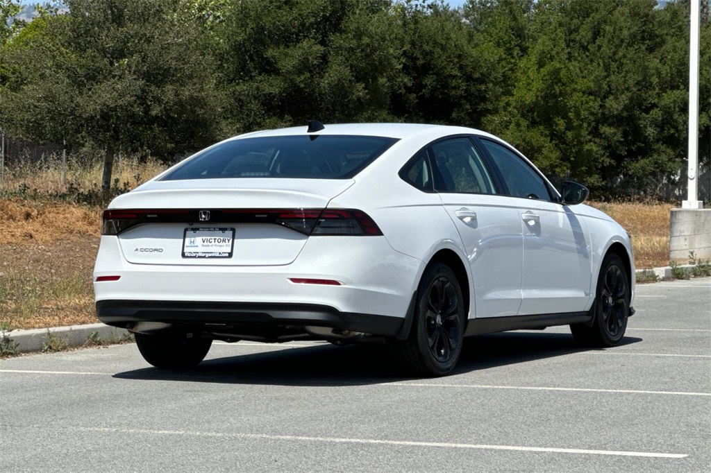 2025 Honda Accord SE photo 4