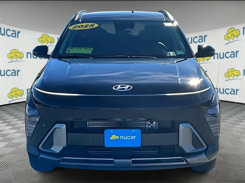 2025 Hyundai Kona Limited photo 2