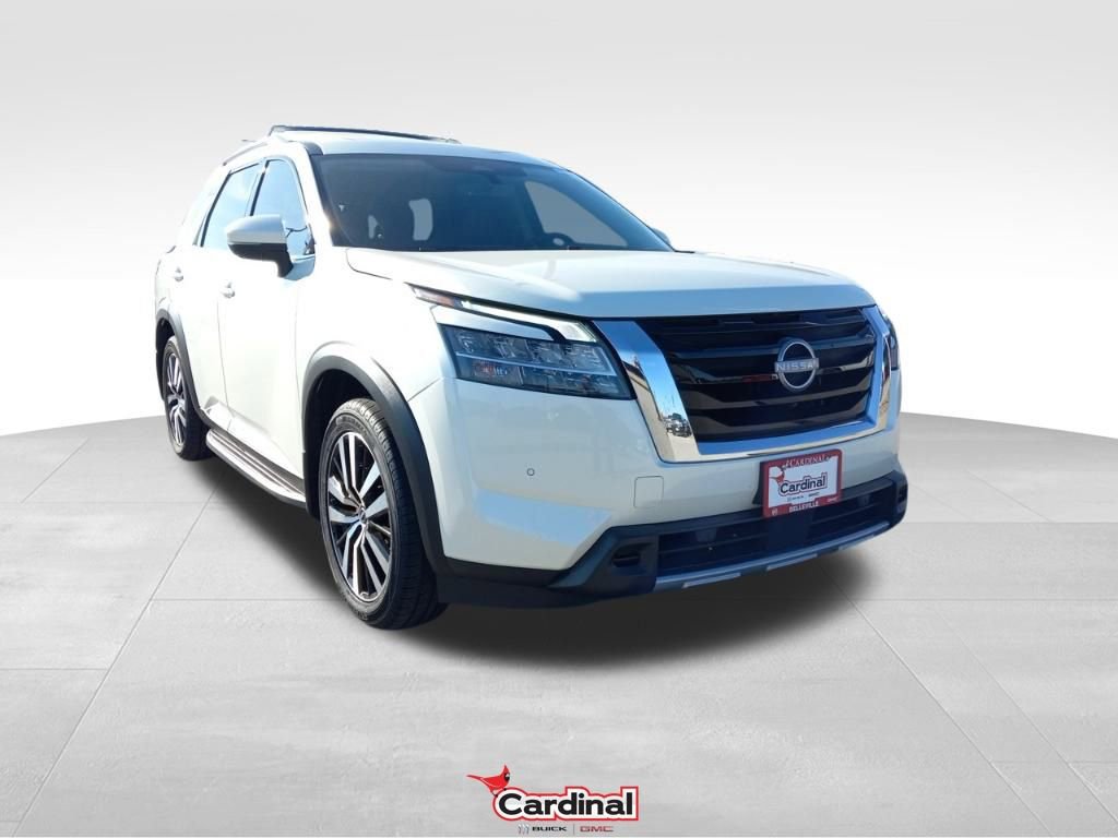 2024 Nissan Pathfinder Platinum's photo