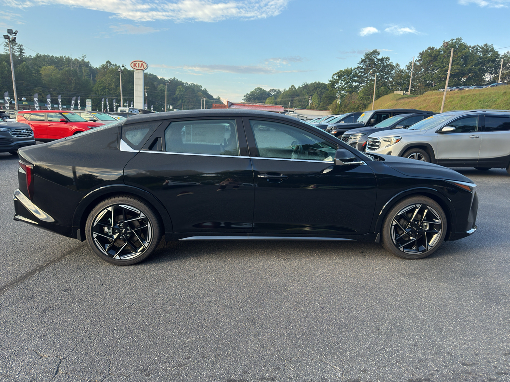 2025 Kia K4 GT-Line photo 4