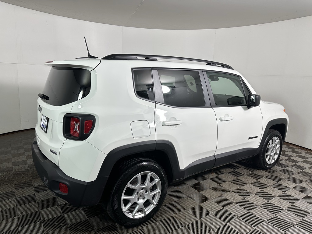 2022 Jeep Renegade Latitude photo 3