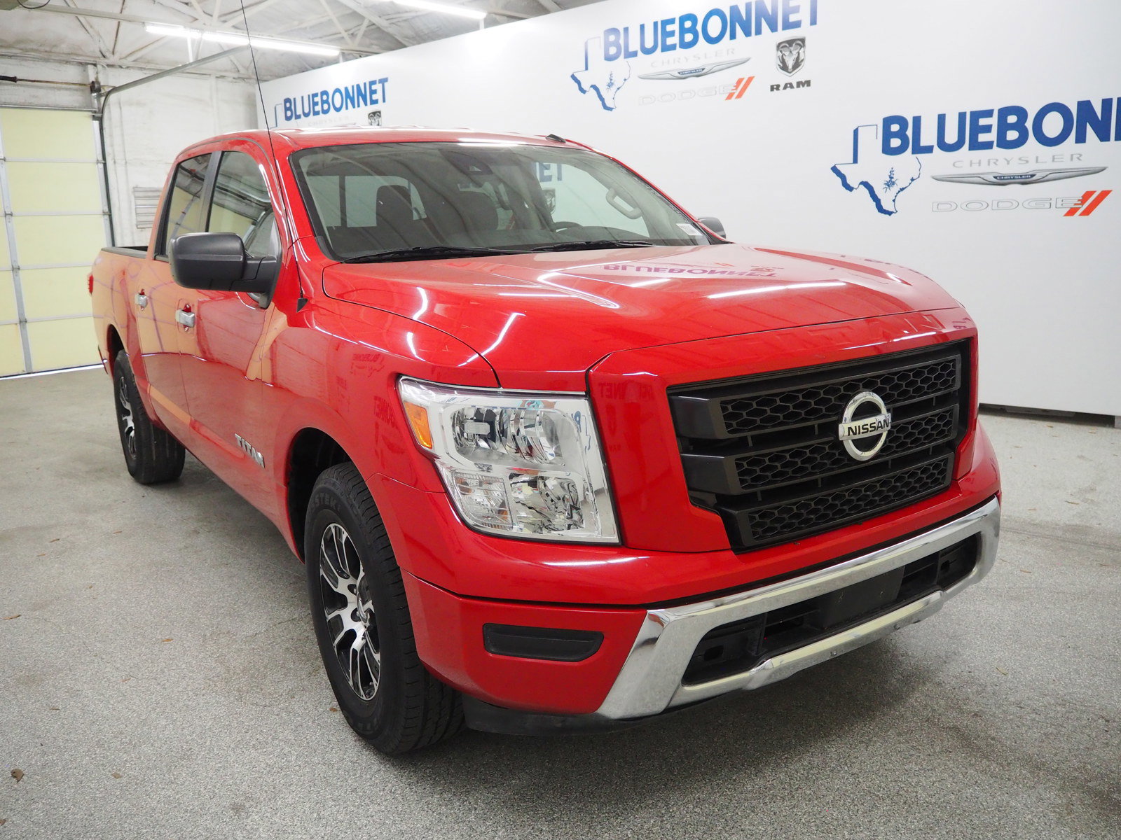 PreOwned 2021 Nissan Titan SV Crew Cab Pickup in New Braunfels 