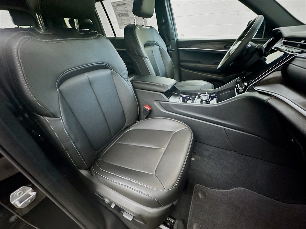 2025 Jeep Grand Cherokee Limited photo 23
