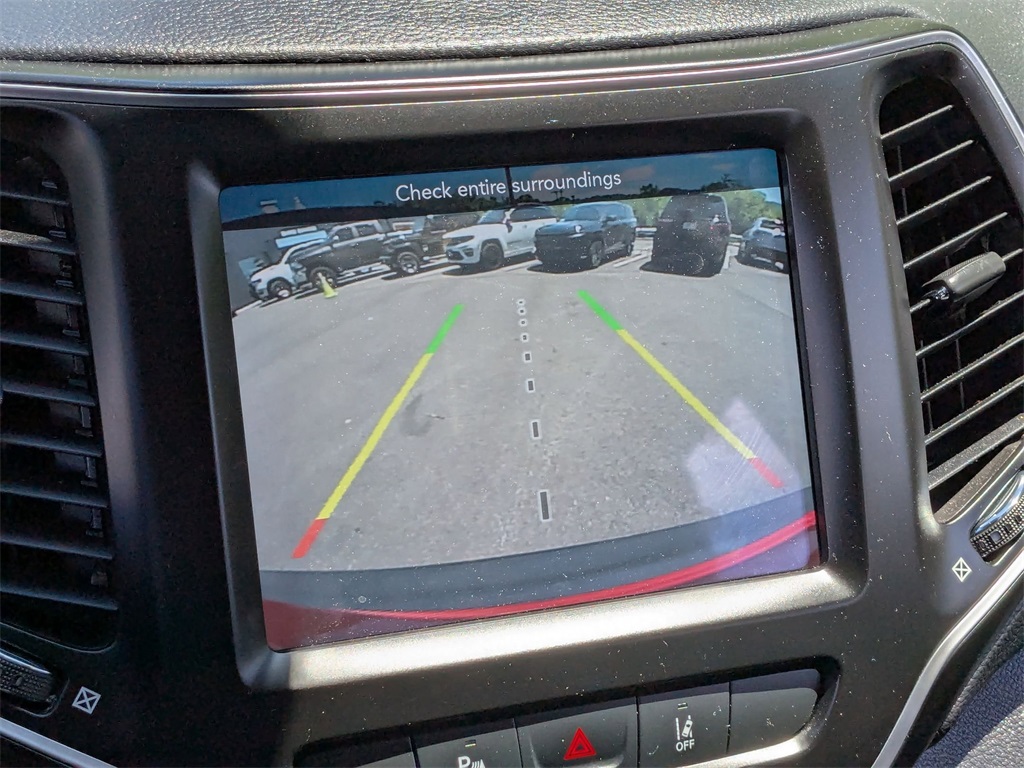 2021 Jeep Cherokee Latitude Lux photo 17