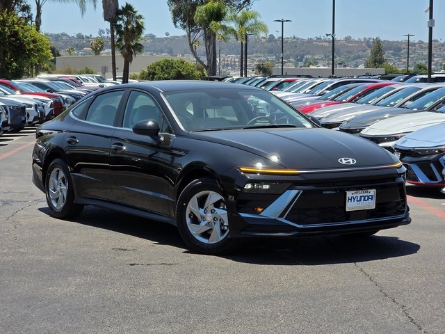 2025 Hyundai Sonata SE photo 2