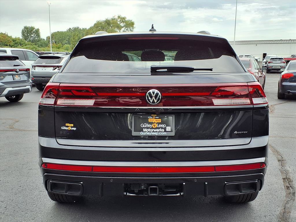 2026 Volkswagen Atlas Cross Sport SEL R-Line photo 7