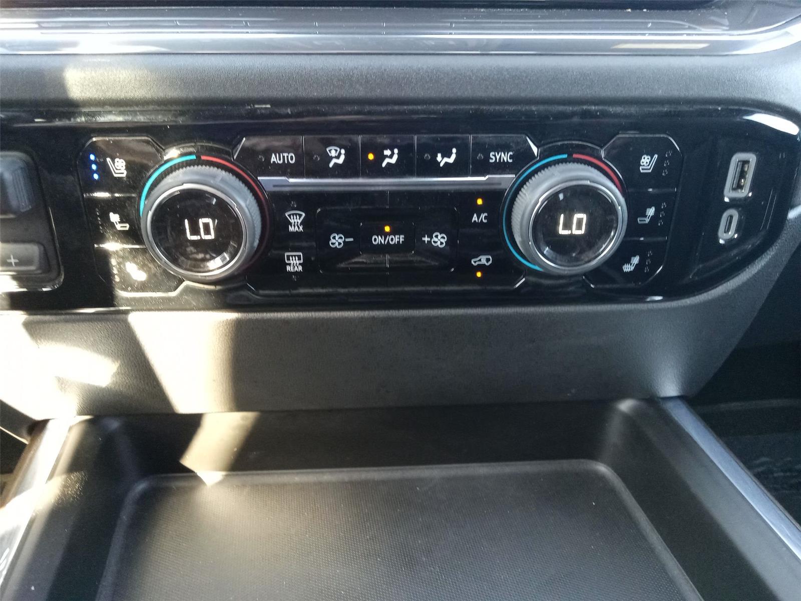 2024 Chevrolet Silverado 2500HD High Country photo 18