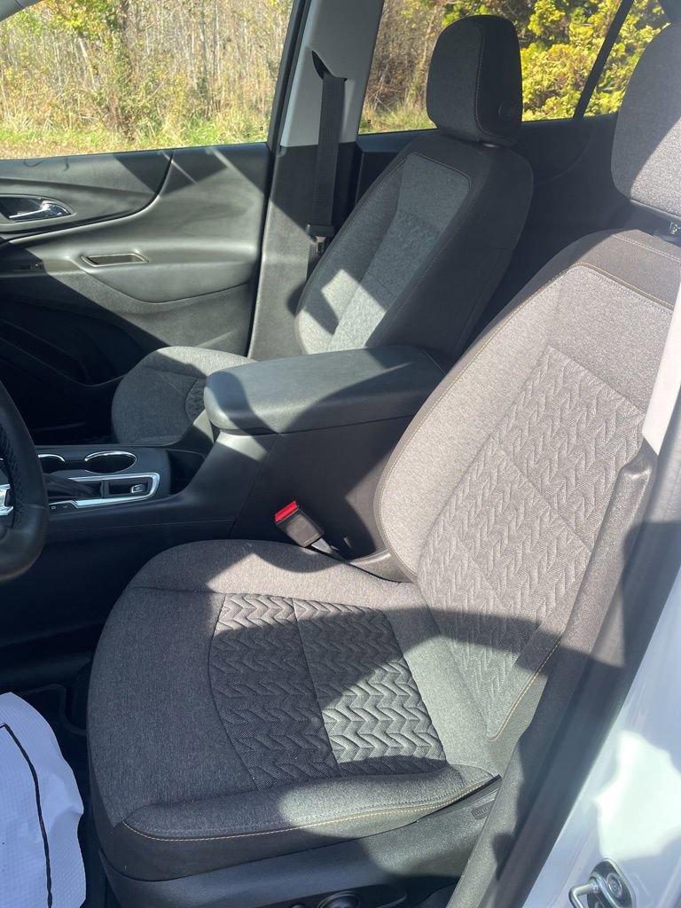 2024 Chevrolet Equinox LT photo 3