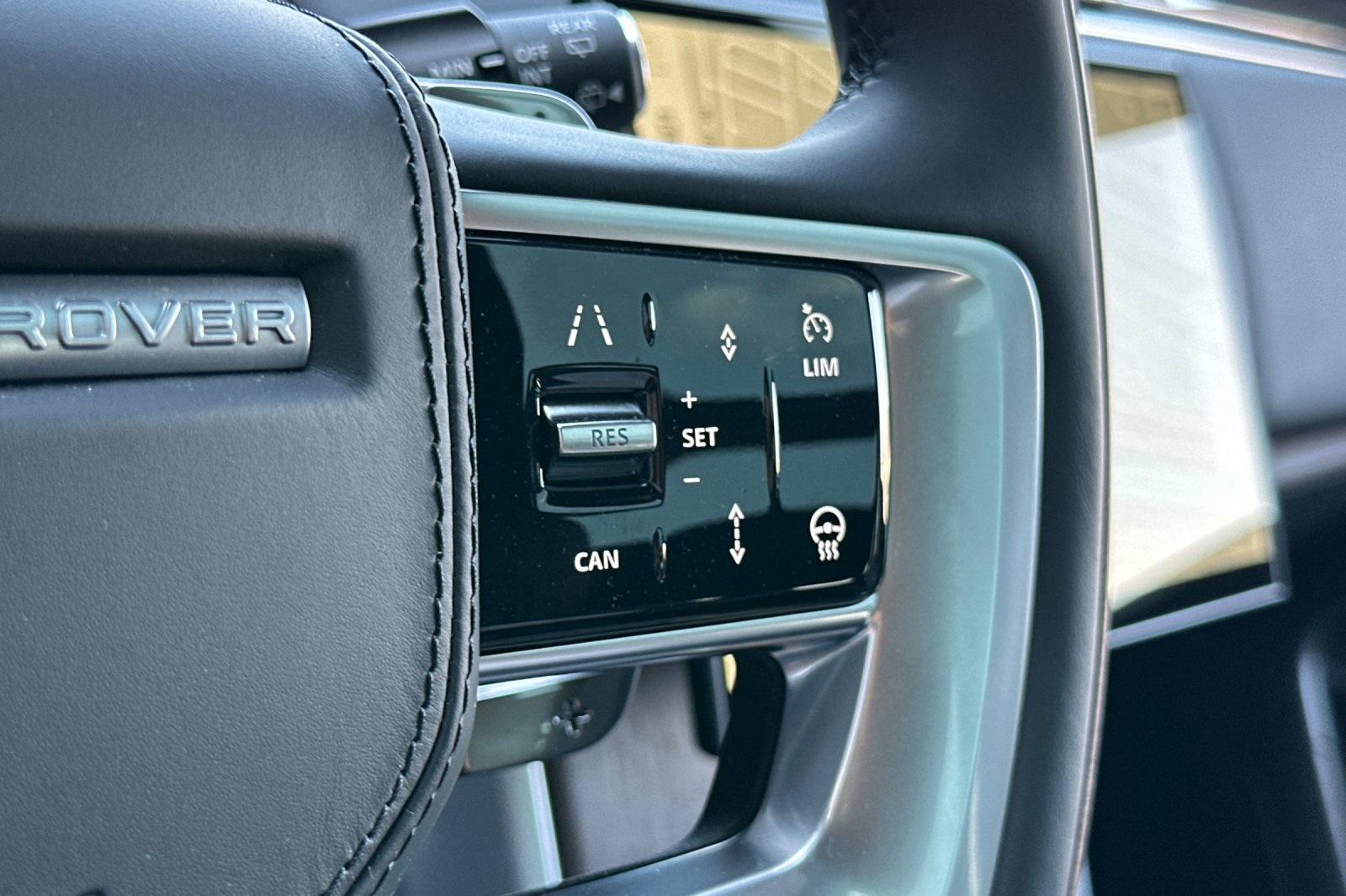2025 Land Rover Range Rover SE photo 26