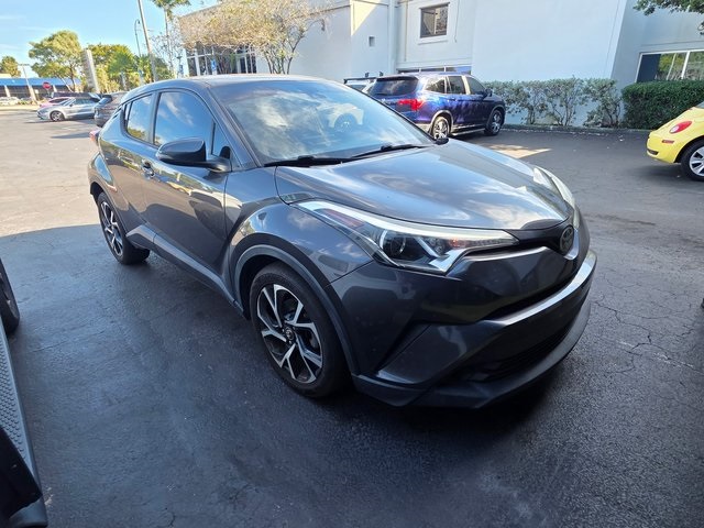 2018 Toyota C-HR XLE photo 3