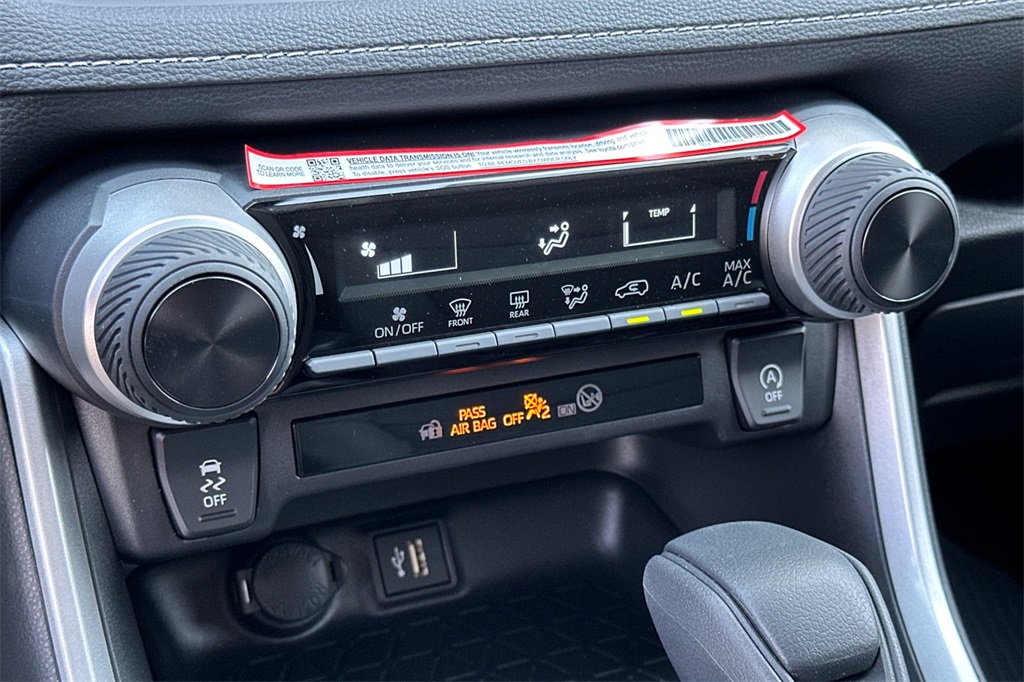2025 Toyota RAV4 LE photo 19