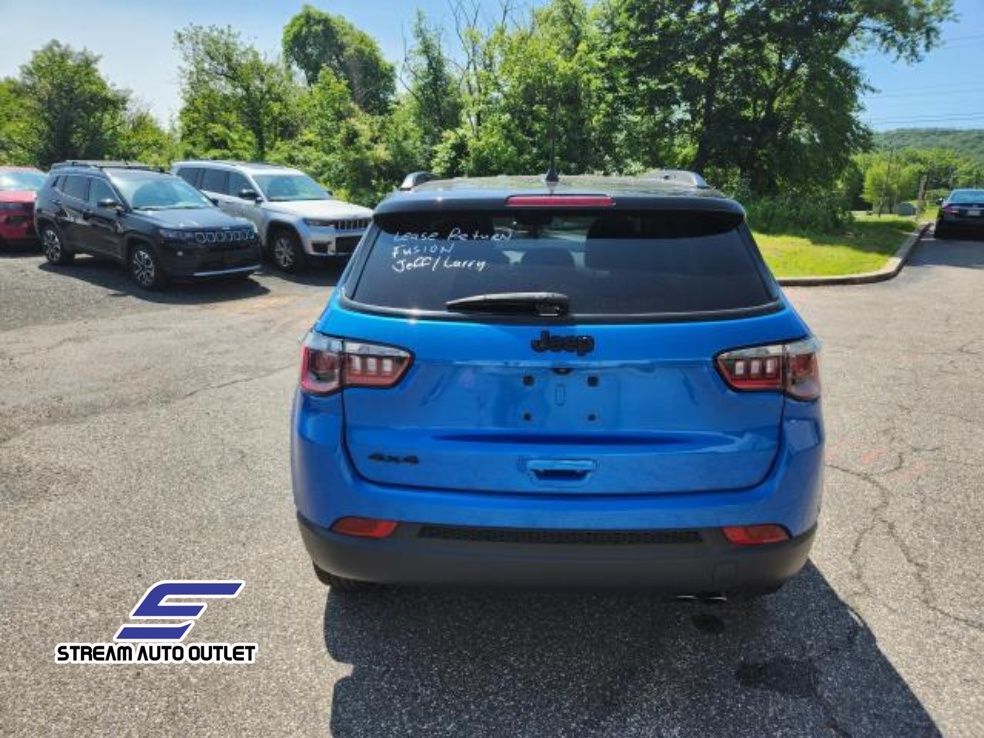 2021 Jeep Compass Altitude photo 3