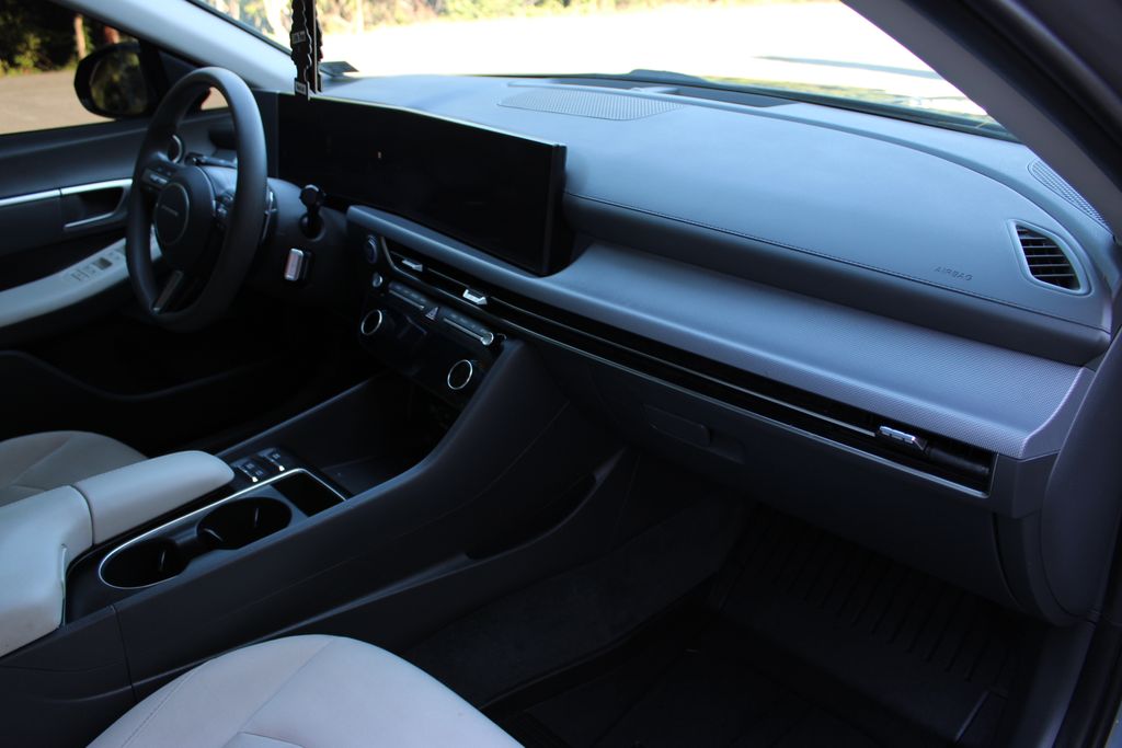 2024 Hyundai Sonata SEL photo 40