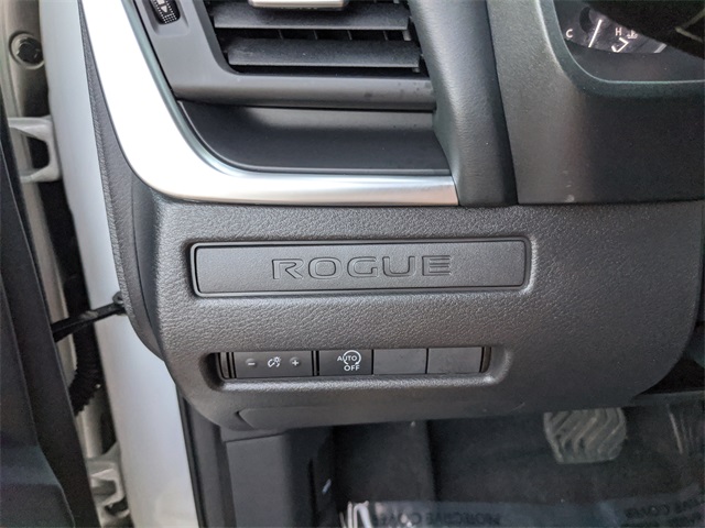 2023 Nissan Rogue S photo 23